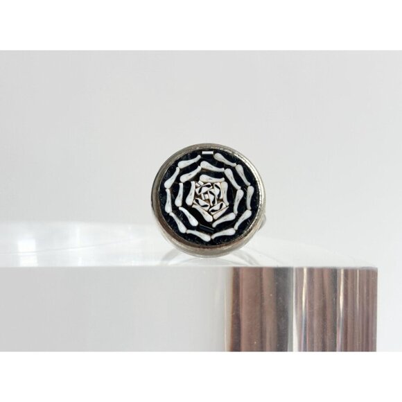 Micromosaic Floral Black & White Maze Motif Silver Toned Vintage  Ring - sz 5 - Picture 2 of 9